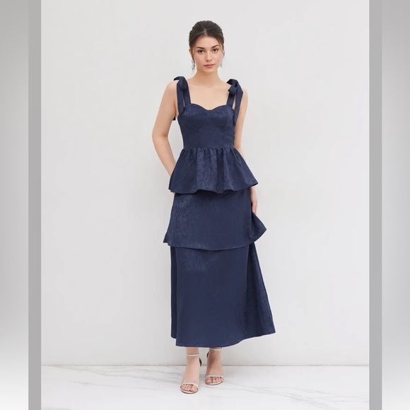 Cider Dresses & Skirts - Cider JACQUARD SCOOP NECKLINE SOLID BOWKNOT LAYERED MAXI DRESS